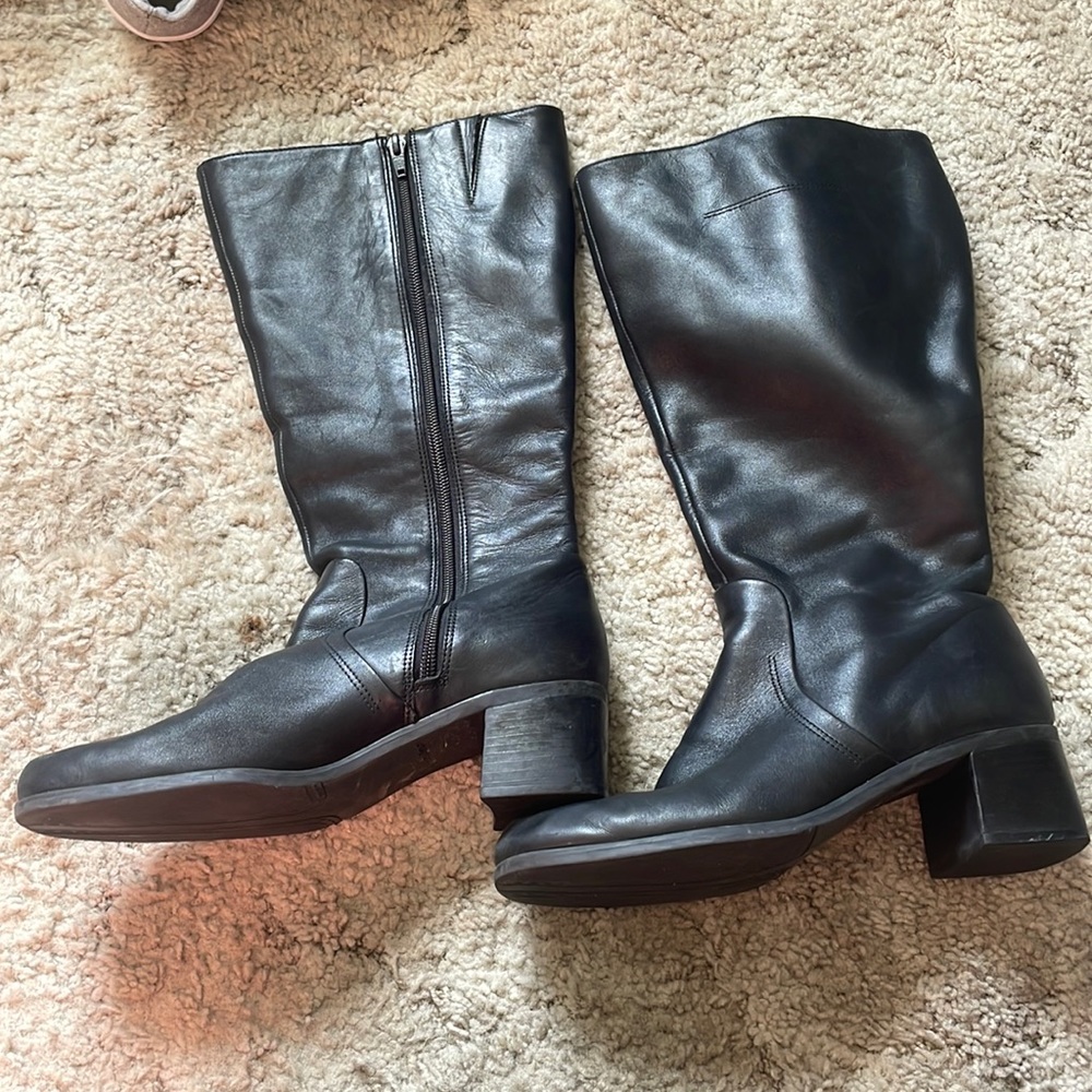 Women’s black leather calf boots